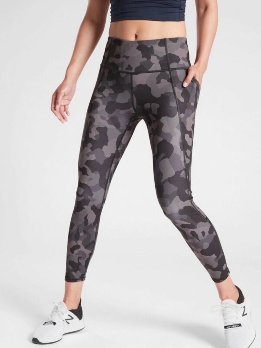 Athleta Lightening Camo 7/8 Athletic Leggings